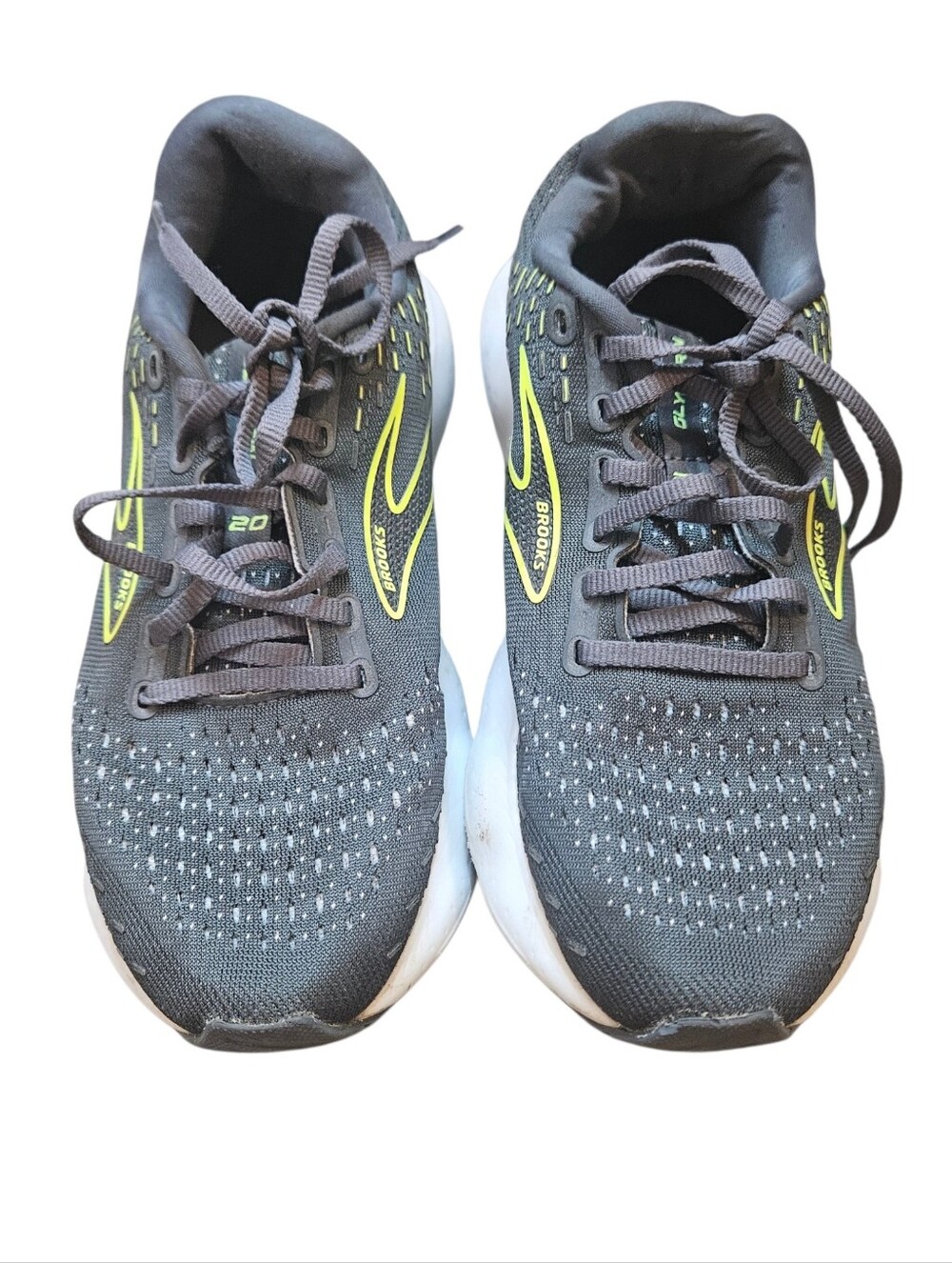 Brooks - Glycerin 20 | Gray Running Shoes with Neon Yellow Accent | Size 7.5